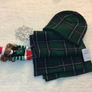 NWT Plaid Hat & Scarf Set Great Gift Green Gold